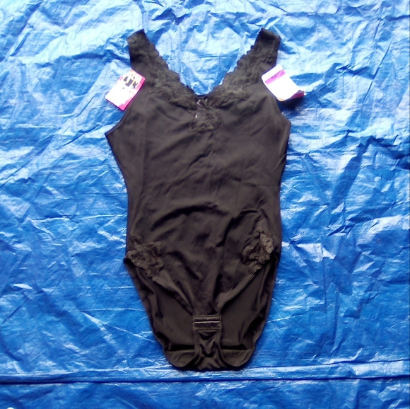 Black Sleeveless Bodysuit - Picture 1 of 9